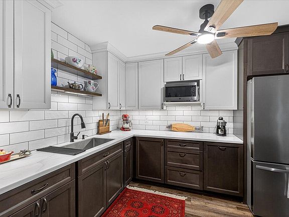 4th image of 2484 Marina Rd