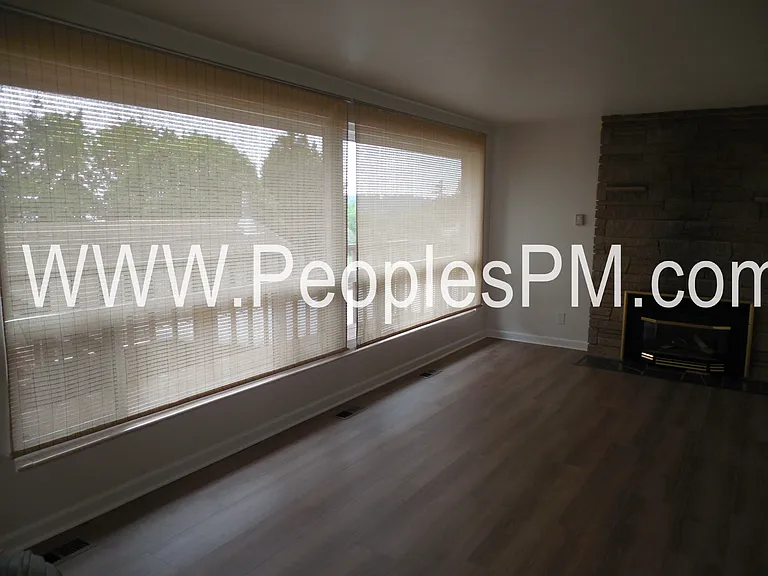 1617 Jones Ave NE — Photo 17