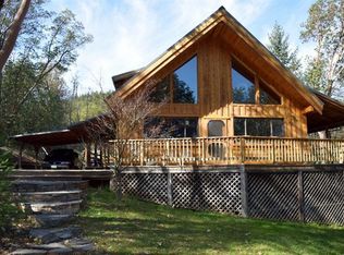 209 Arrowhead Pass Dr, Jacksonville, OR 97530