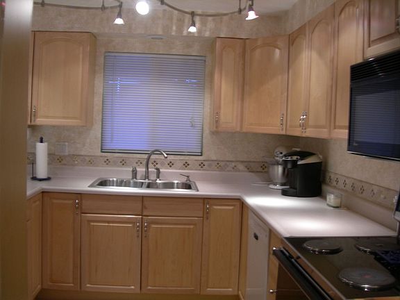 Kitchen entering from livingroom