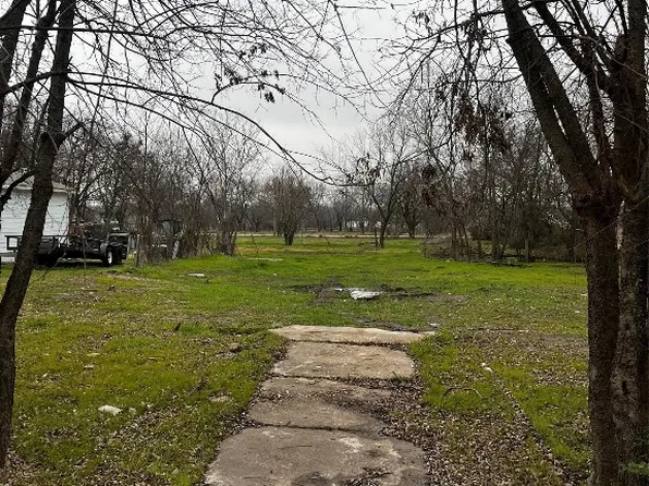 4221 Pickett St, Greenville, TX 75401