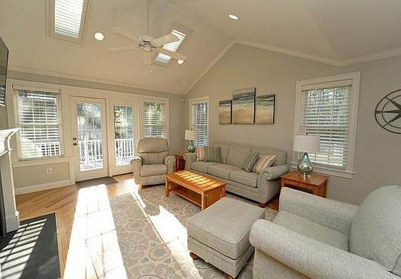 5th image of 39 Carriage Ln #39