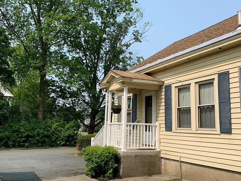 131 N Main St — Photo 5
