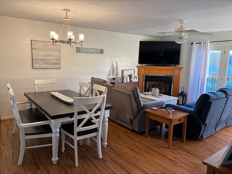 2nd image of 375 Cambridge Ct Unit B5