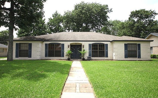 1st image of 1045 Elaine Dr