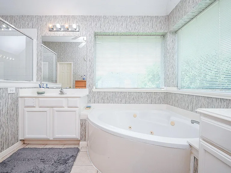 15715 Brookwood Lake Pl — Photo 11