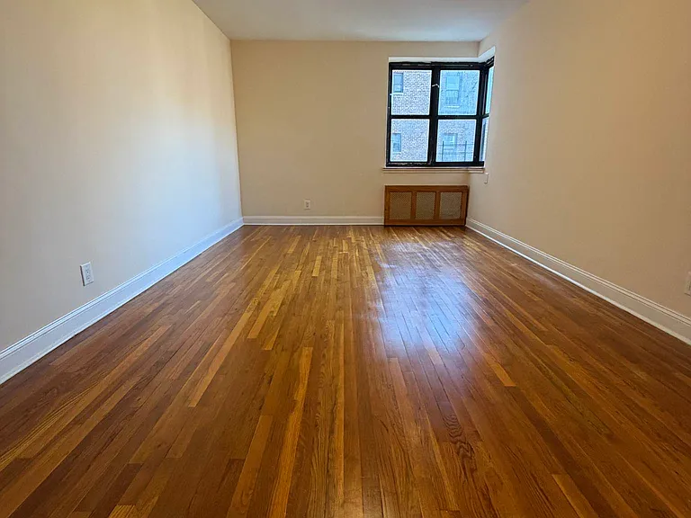 6939 Yellowstone Blvd #415 — Photo 7