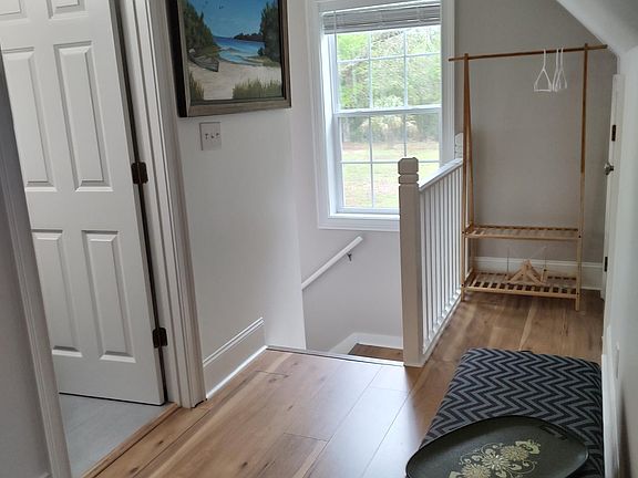 4th image of 12 Four Winds Ave