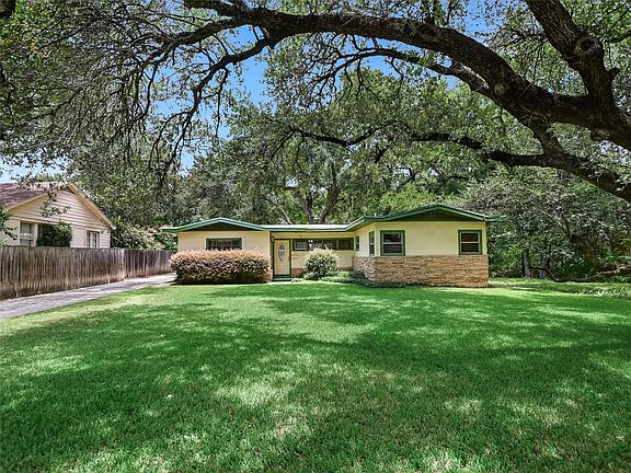 3rd image of 2004 Griswold Ln