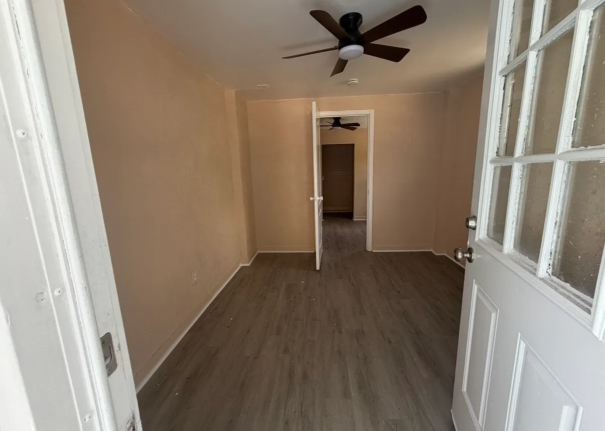 2143 W 41st St — Photo 1