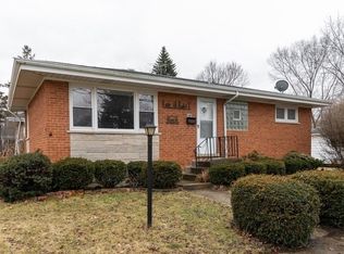 645 Hibbard Rd, Wilmette, IL 60091