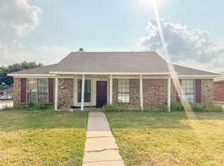 1602 Autumn Breeze Ln, Lewisville, TX 75077