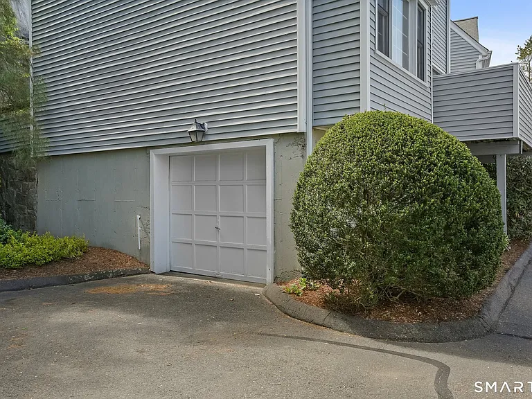 37 Wilton Crst #37 — Photo 23