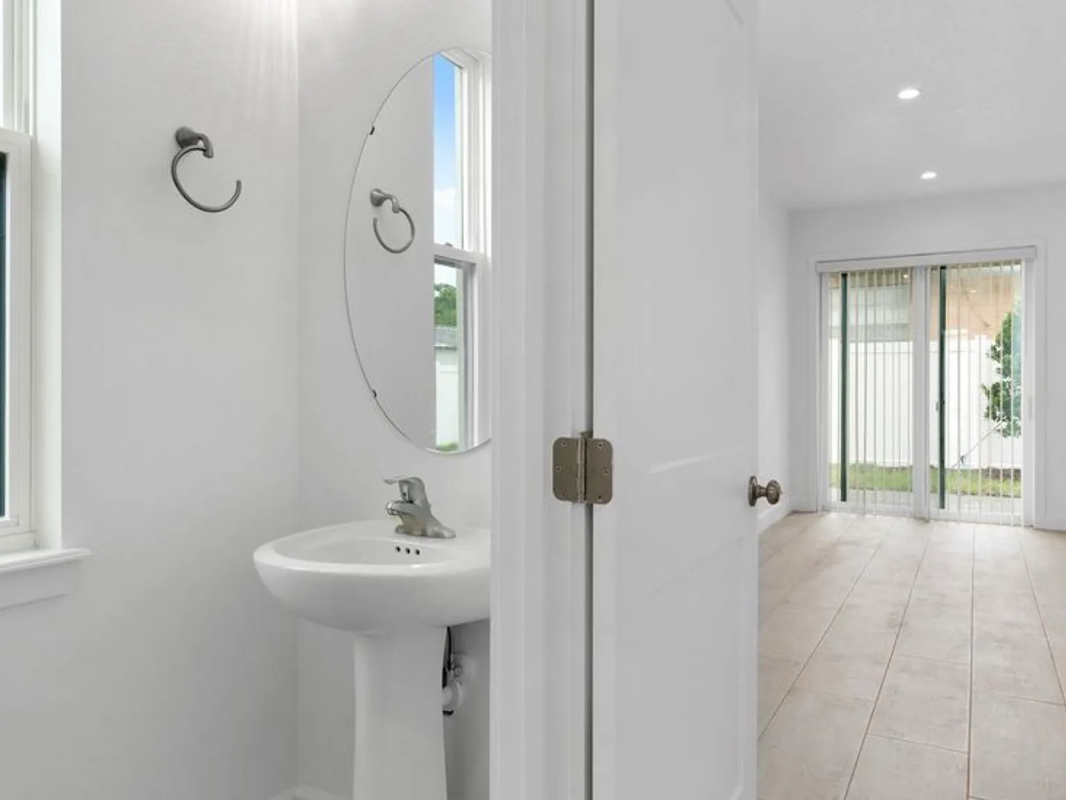 2 bed, 2.5 bath, 1498 sqft, $2,355 — Photo 3