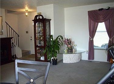 2nd image of 220 Opal Dr
