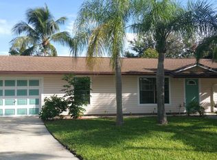 8904 SE Bobo Ct, Hobe Sound, FL 33455