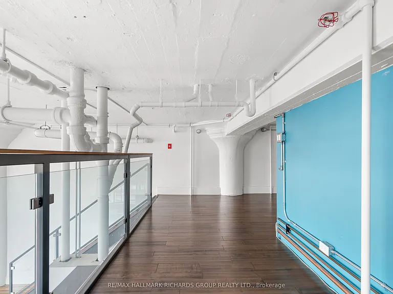 245 Carlaw Ave #202B — Photo 16
