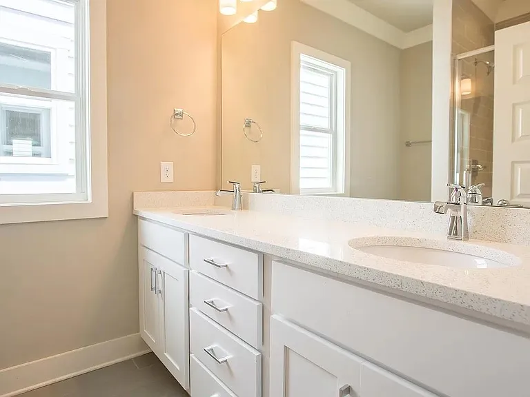 1409A Chester Ave — Photo 24