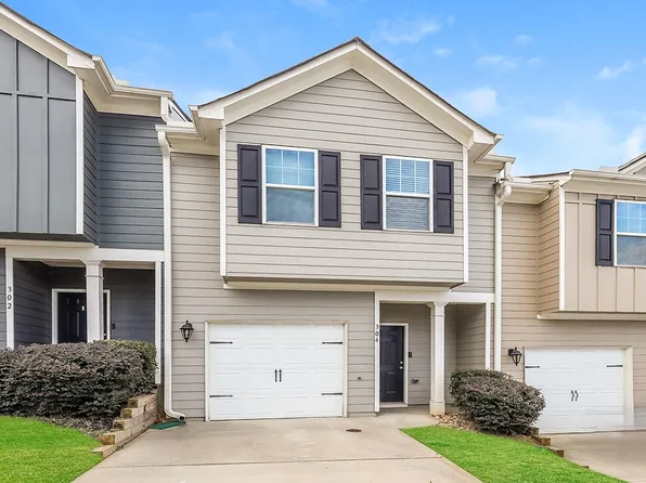 304 Highwood Ln, East Pt, GA 30344