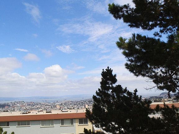 5th image of 150 Gardenside Dr APT 201