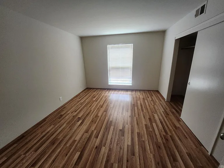 1931 California St #9 — Photo 22