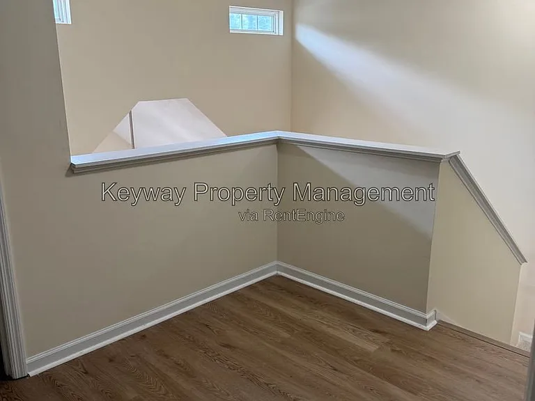 615 Goodale Ln — Photo 9