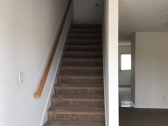 2nd image of 821 Oak Arbor Ct APT 1