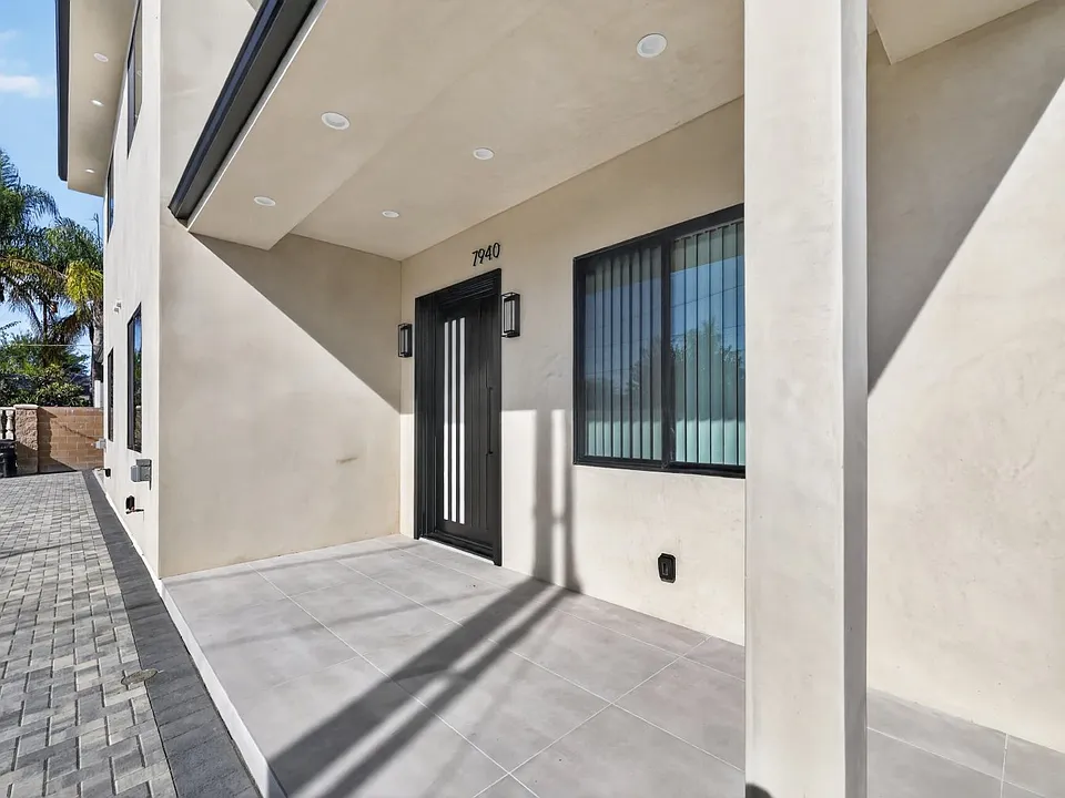 12943 W Kilikia Dr
