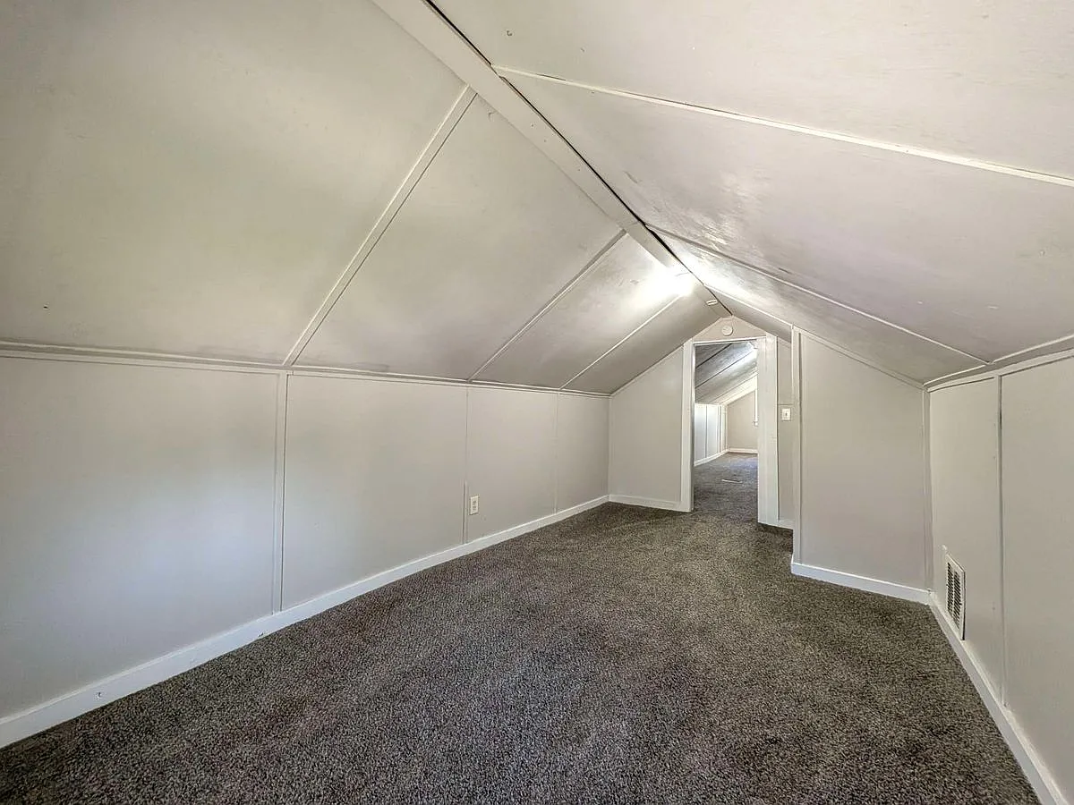 2 bed, $945 — Photo 1