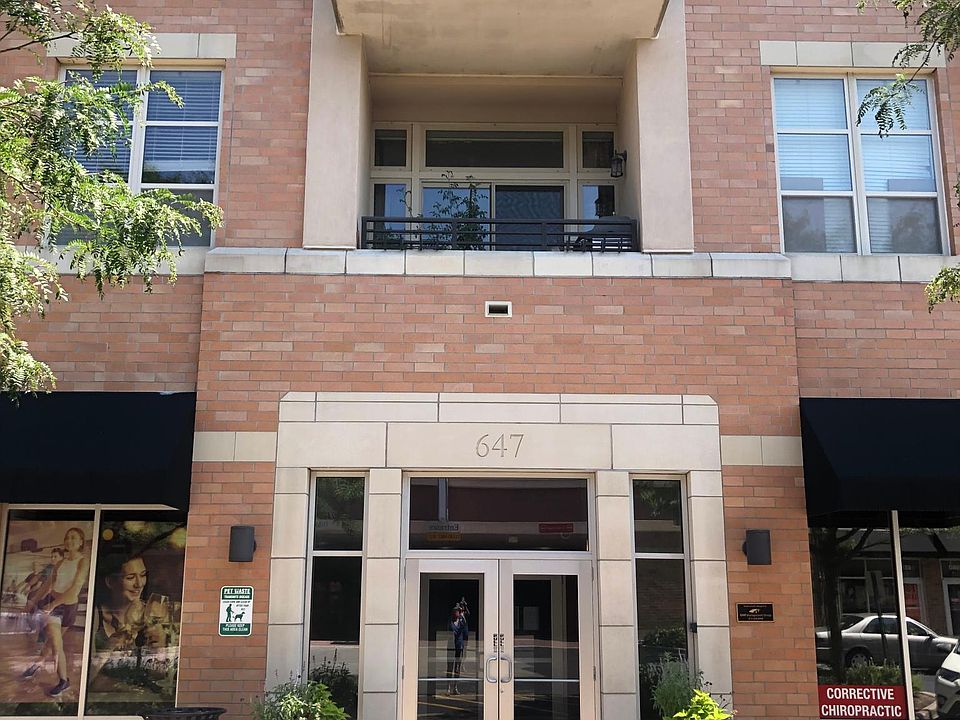 Entrance 647 Metropolitan Way