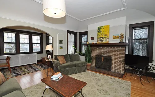 2745-2747 N Downer Ave #2747 - UPPER Photo 1