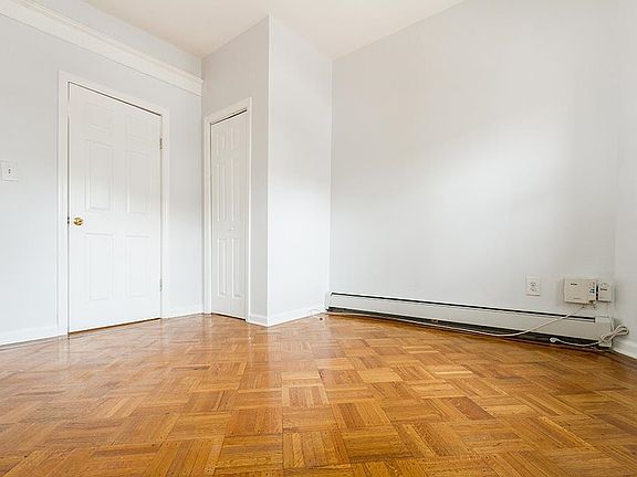 3rd image of 30 W 29th St