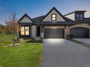 2032 Breckenridge Ct #9, Rochester, MI 48307