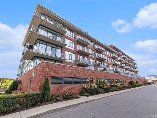 101 Curry Ave Unit 404, Royal Oak, MI 48067