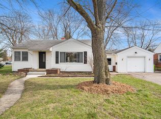 912 W Silver Lake Rd, Fenton, MI 48430