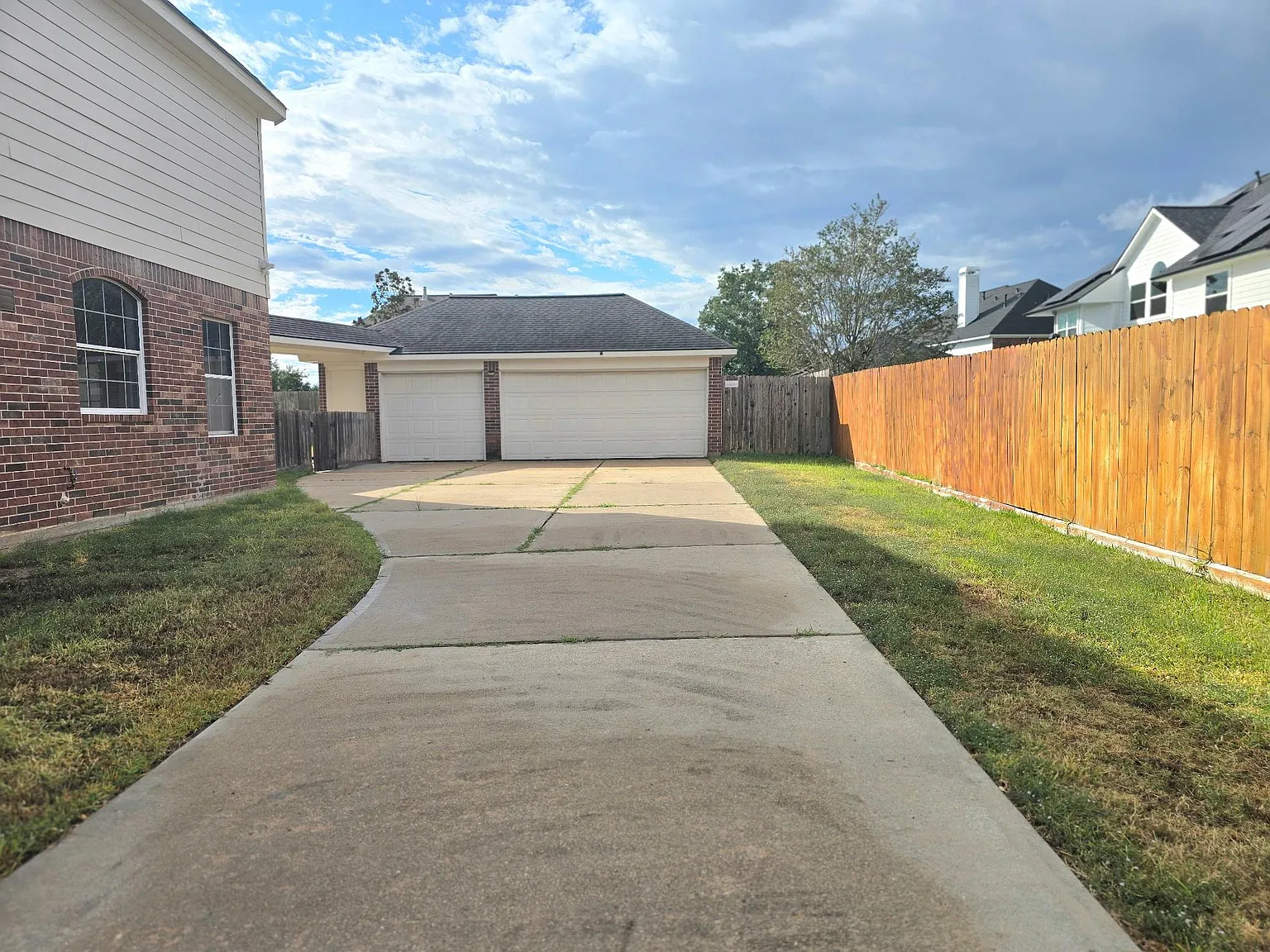 5 bed, 5.5 bath, 3758 sqft, $3,500 — Photo 4