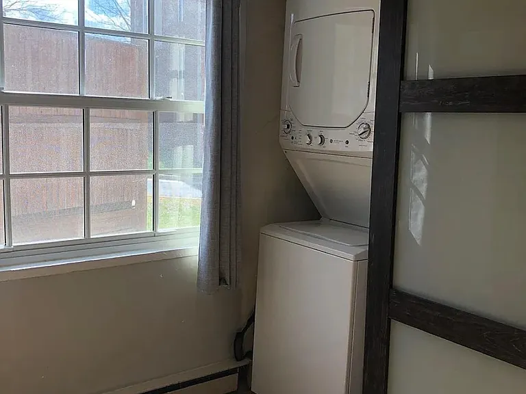 1604 W Abingdon Dr #102 — Photo 2