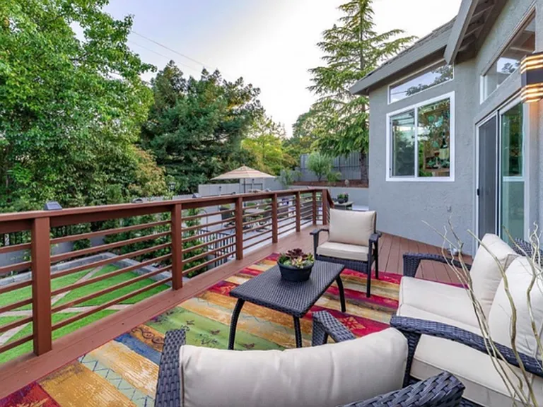 1050 Fox Run Ct — Photo 6
