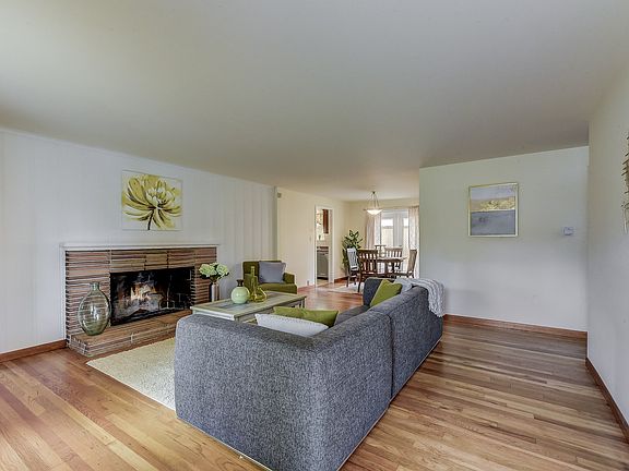 3rd image of 11545 1st Ave NE