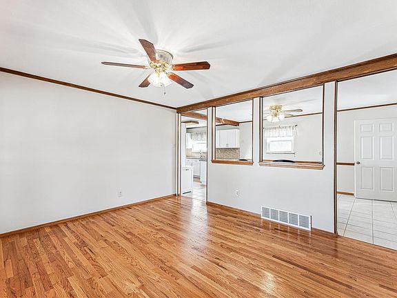 4th image of 2966 Foxwood Dr