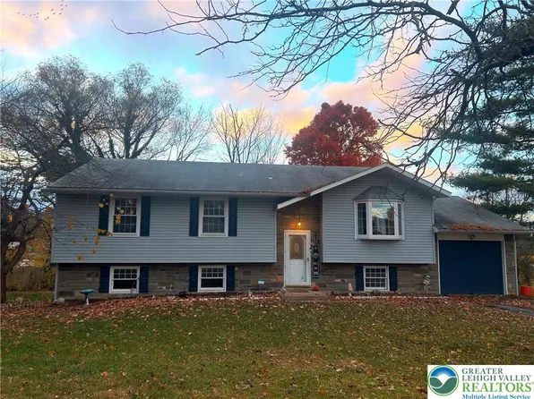 2316 Wagon Wheel Dr, Easton, PA 18040