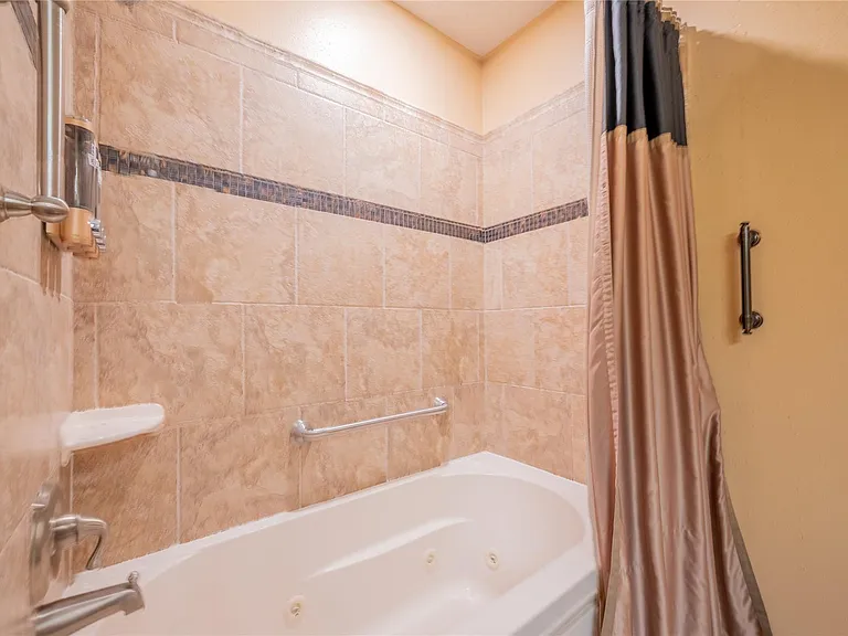 9202 Benning Dr — Photo 30