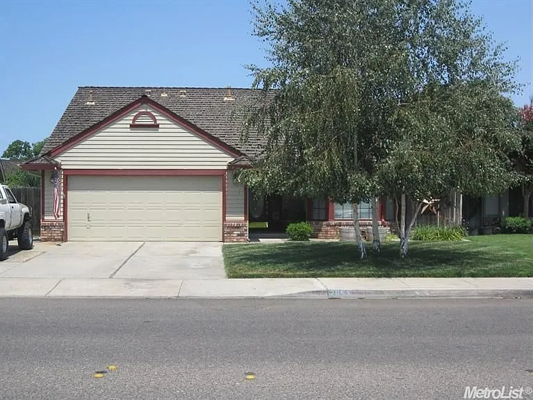 2053 Sheldon Dr photo 1