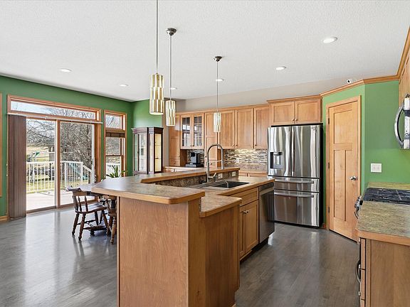 2nd image of 1408 Singing Hills Dr SE