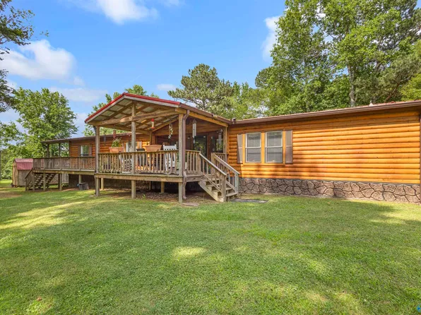 814 Holmes Drake Rd, Falkville, AL 35622