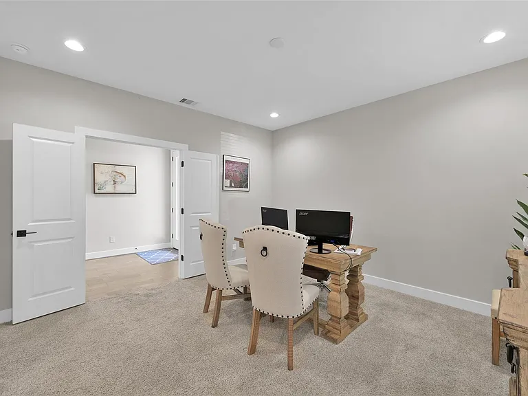 2103 Bevis St — Photo 9