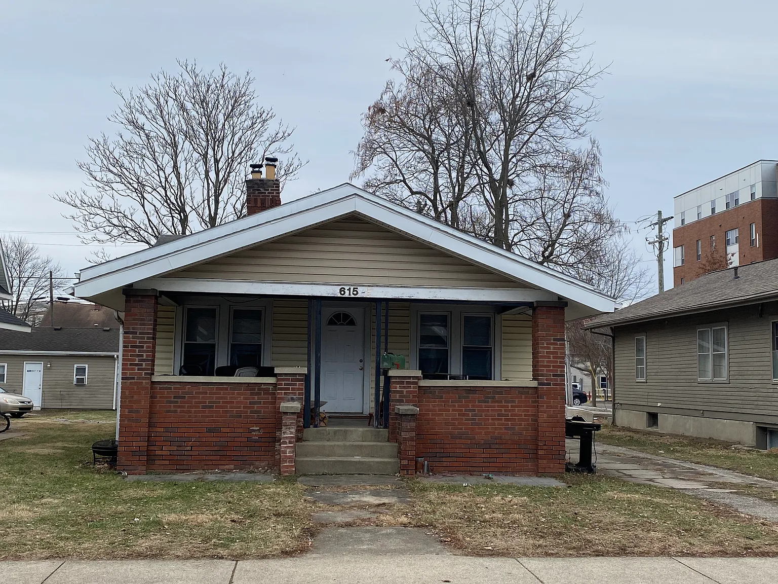 3 bed, 1200 sqft, $2,400 — Photo 1