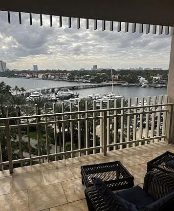 5th image of 2 Grove Isle Dr #B708