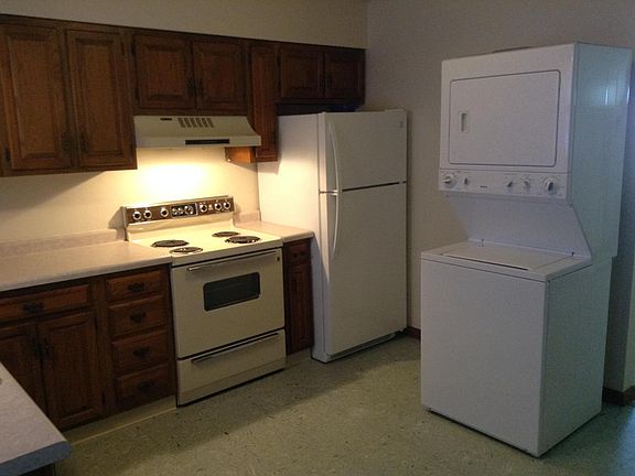 Kitchen w/washer& dryer