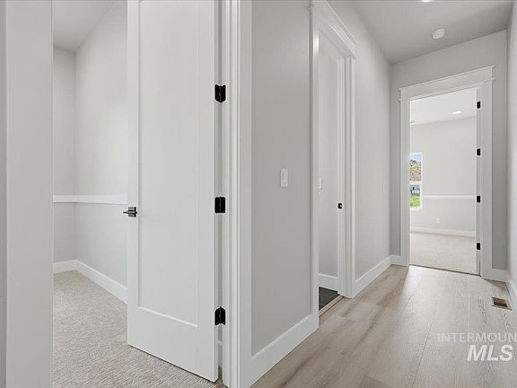 5th image of 2694 Landmark St
